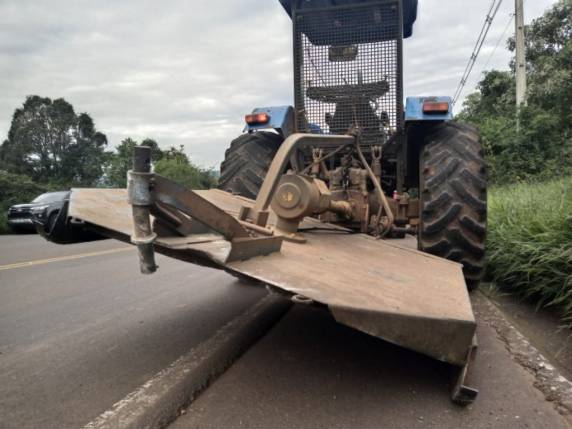 Acidente entre dois automóveis e um trator deixa vítima fatal em Concórdia - foto 2