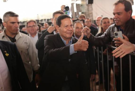 General Hamilton Mourão e Delegado Ranolfo Vieira Júnior foram algumas das autoridades que prestigiaram o ato