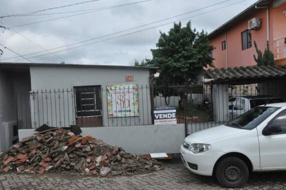 Suspeita da polícia é de que o caso seja um feminicídio seguido de suicídio