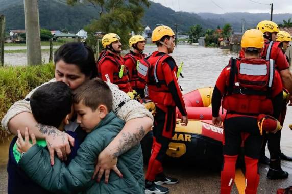 Chuva causa estragos em mais de 90 municípios de SC e estado tem mais de 170 desabrigados - foto 2