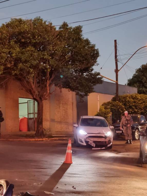 Motociclista fica ferido em acidente no Centro de Giruá - foto 3