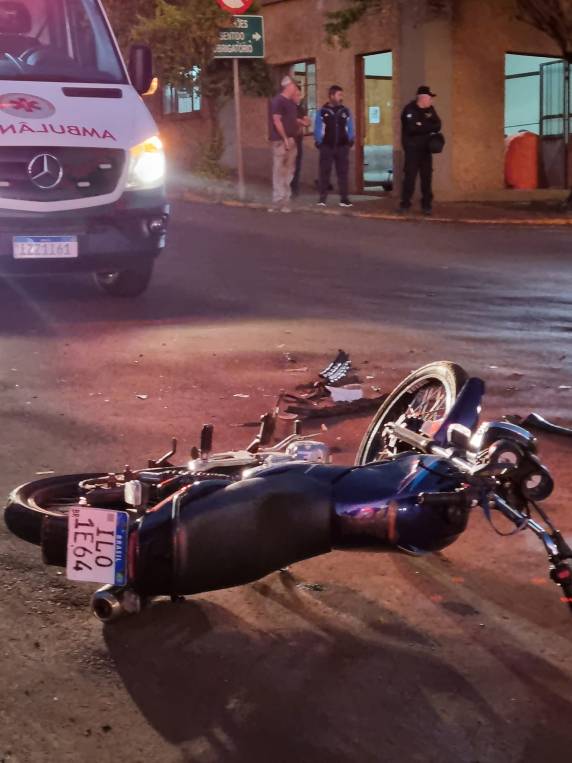 Motociclista fica ferido em acidente no Centro de Giruá - foto 2