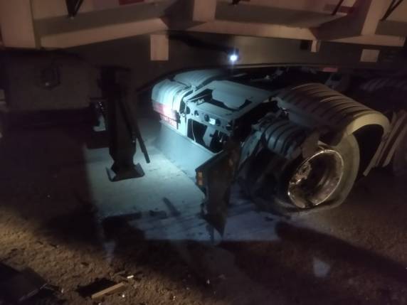Grave acidente deixa duas pessoas feridas na RS 122 - foto 2