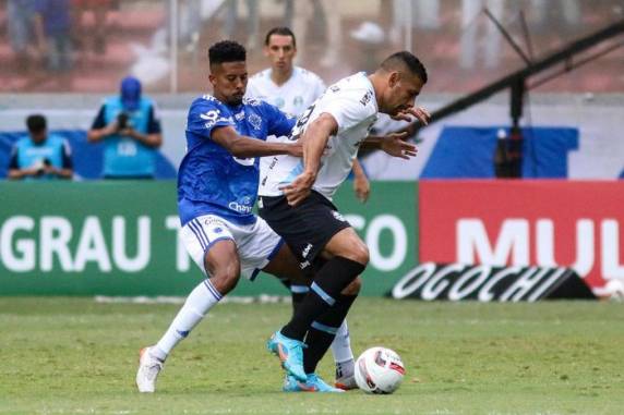 Derrota em Belo Horizonte deixou o Tricolor a três pontos dos líderes da competição