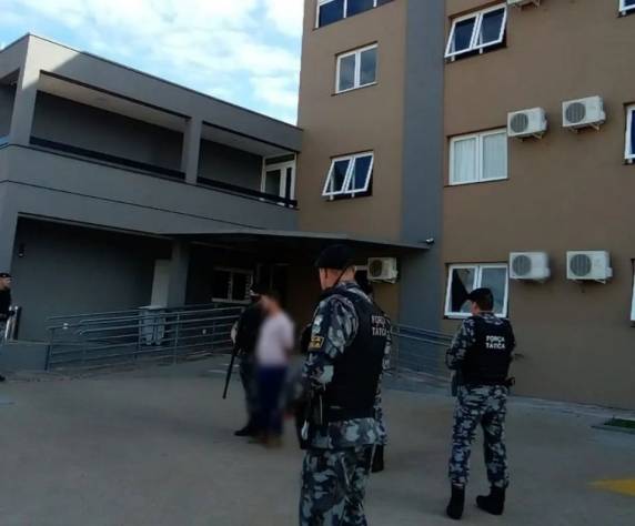 Brigada Militar prende em Hotel de Santo Ângelo suspeito de ter ligação com facção - foto 2