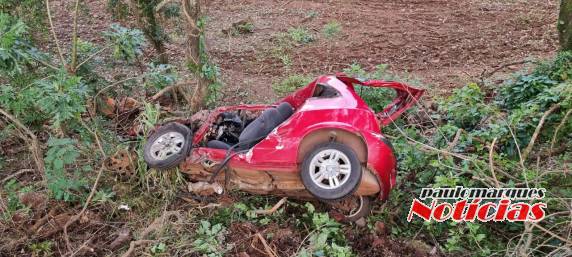 Mulher morre em colisão frontal entre carro e caminhão na BR 472 em Santa Rosa - foto 3
