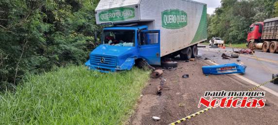 Mulher morre em colisão frontal entre carro e caminhão na BR 472 em Santa Rosa - foto 2