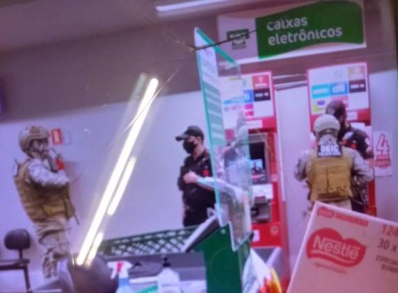 Crime ocorreu em dezembro de 2021. Na ocasião, três indivíduos morreram e dois foram presos. Presos nesta quinta-feira (19) foram encontrados em Canoas, na Região Metropolitana de Porto Alegre.