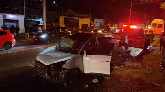 Situação aconteceu na Avenida Oscar Pereira na noite desta sexta-feira