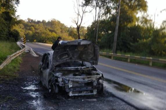 De acordo com a Brigada Militar, cinco homens se deslocaram pela BR-386 em direção ao município de Planalto. Buscas seguem na região
