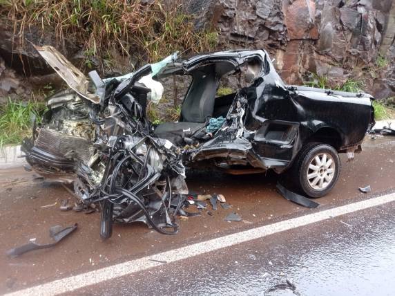Homem morre e outras três pessoas ficam feridas em grave acidente em Maravilha SC - foto 3