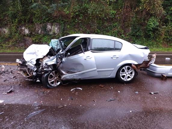 Homem morre e outras três pessoas ficam feridas em grave acidente em Maravilha SC - foto 4