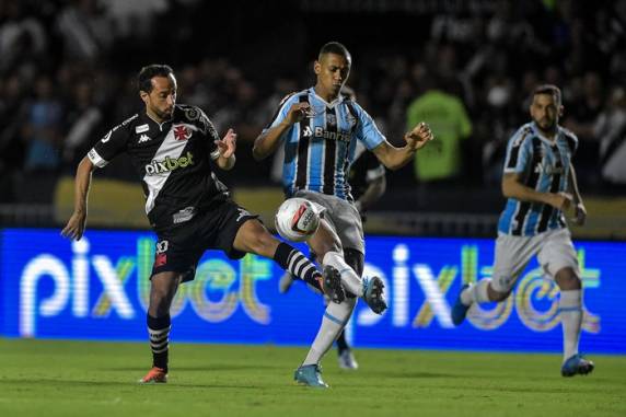Tricolor chegou a 14 pontos e está em quinto lugar, mas pode perder posições até o fim da rodada