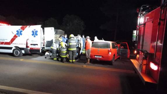 Cinco pessoas ficam feridas em grave acidente no trevo de acesso para Ajuricaba - foto 4