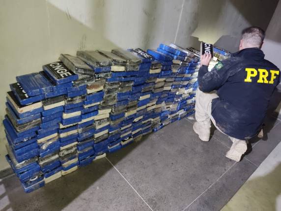 PRF apreende cerca de 90 milhões de reais em cocaína na BR 101 em Joinville - foto 3