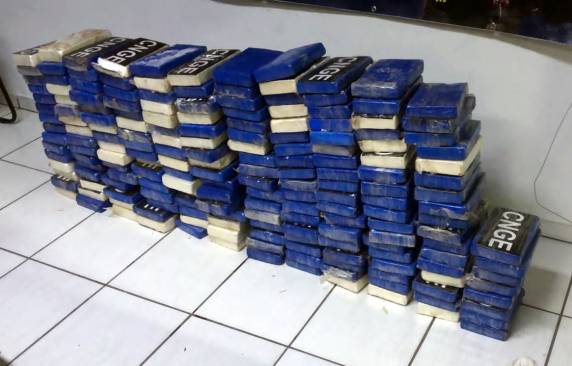 PRF apreende cerca de 90 milhões de reais em cocaína na BR 101 em Joinville - foto 2