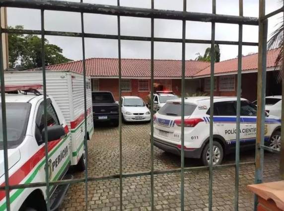 A suspeita da Polícia Civil é de que outro um colega do asilo, que fica em Blumenau, tenha acionado o equipamento contra a vítima.