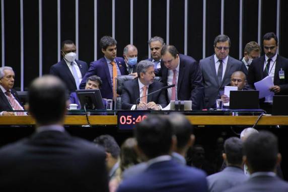 Proposta foi aprovada pelos deputados federais em maio e, na passagem pelo Senado, a PLP 18/2022 recebeu modificações, como a compensação do Fundeb