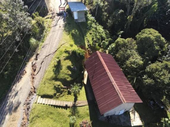 Uma família precisou deixar a casa onde morava em São Bento do Sul, no Norte catarinense.