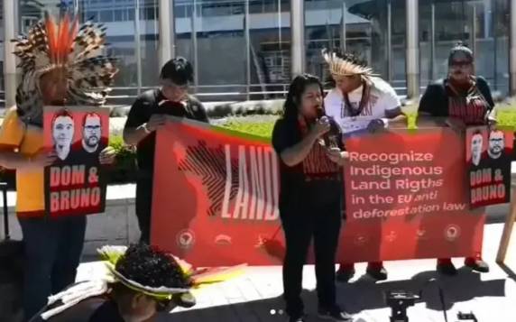 Kerexu Yxapyry esteve em Bruxelas, na Bélgica, junto com comitiva da Articulação dos Povos Indígenas do Brasil.
