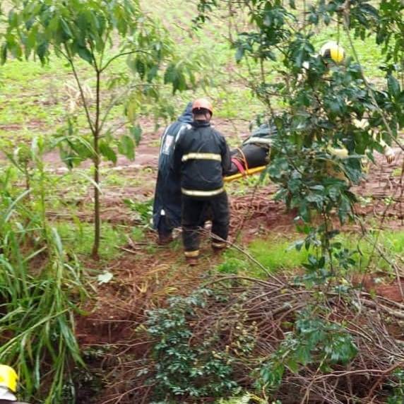Duas pessoas ficam feridas em acidente na RS 344 em Giruá - foto 2