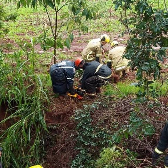 Duas pessoas ficam feridas em acidente na RS 344 em Giruá - foto 4