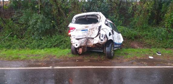 Veículo da secretaria de Saúde de Ajuricaba fica destruído após acidente na RS 342 em Cruz Alta - foto 2
