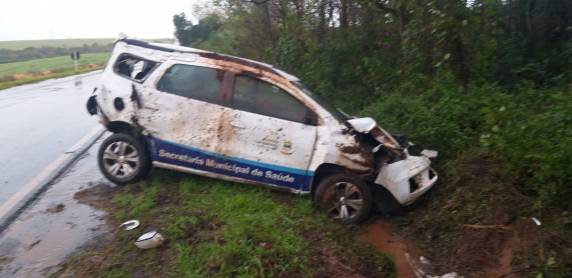 Veículo da secretaria de Saúde de Ajuricaba fica destruído após acidente na RS 342 em Cruz Alta - foto 4