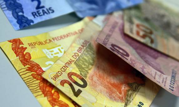 Valor mínimo para cada família é R$ 400