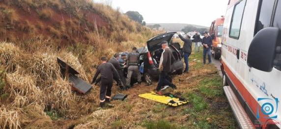 Colisão frontal envolvendo dois veículos deixa um morto e dois feridos entre Pontão e Ronda Alta - foto 4