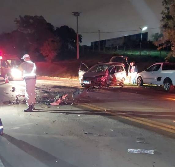 Colisão entre veículos deixa duas pessoas feridas na RS 344 em Santa Rosa - foto 3