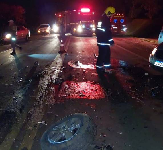 Colisão entre veículos deixa duas pessoas feridas na RS 344 em Santa Rosa - foto 4