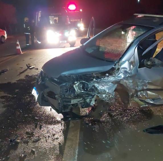 Colisão entre veículos deixa duas pessoas feridas na RS 344 em Santa Rosa - foto 2