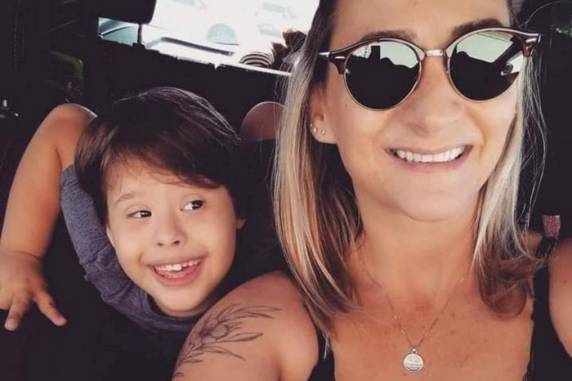 Corpos foram encontrados em um matagal no início da tarde de segunda-feira (27); os dois foram mortos a golpes de faca