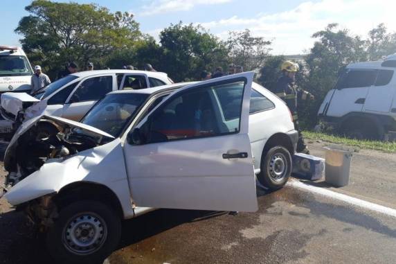 Colisão frontal com seis feridos causa lentidão na BR-290, em Eldorado do Sul - foto 2