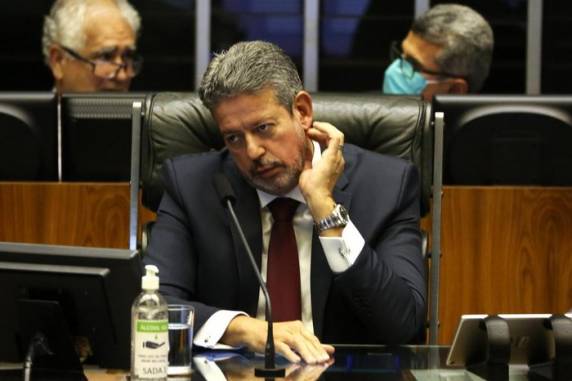 Pacote que prevê R$ 41 bilhões em novos auxílios e ampliações de existentes será apreciado em nova sessão no dia 12 de julho