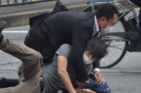 Ex-primeiro-ministro japonês Shinzo Abe morre em ataque a tiros - foto 3