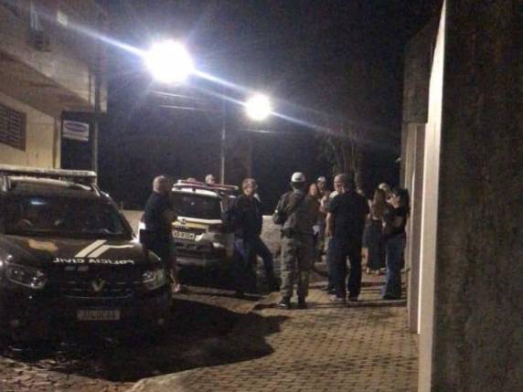 Pai e mãe foram trancados dentro do banheiro da casa onde moram em Seberi na noite de sábado (9). Filho foi amarrado e deixado atrás de uma igreja no interior da cidade.