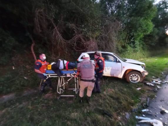 Colisão frontal deixa feridos no trecho Passo Fundo a Ernestina - foto 4