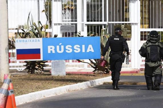 Ameaça de bomba em embaixada da Rússia mobiliza forças de segurança - foto 5