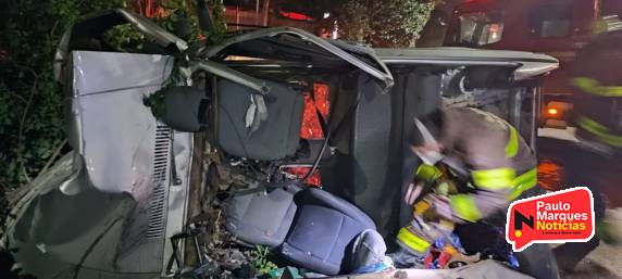 Dois jovens ficaram feridos em grave acidente em Santo Ângelo - foto 5