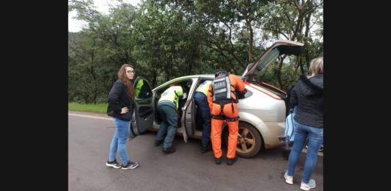 Grave acidente entre veículos é registrado na divisa do RS com Chapecó - foto 4