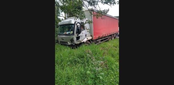 Grave acidente entre veículos é registrado na divisa do RS com Chapecó - foto 3