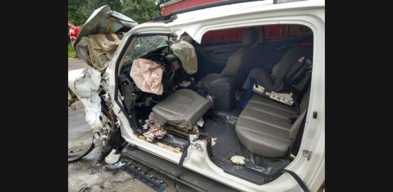 Grave acidente entre veículos é registrado na divisa do RS com Chapecó - foto 2