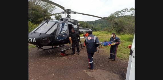 Grave acidente entre veículos é registrado na divisa do RS com Chapecó - foto 6