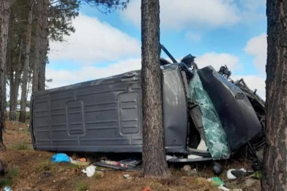 Passageiros de van ficaram feridos e foram levados para hospital de São Francisco de Paula