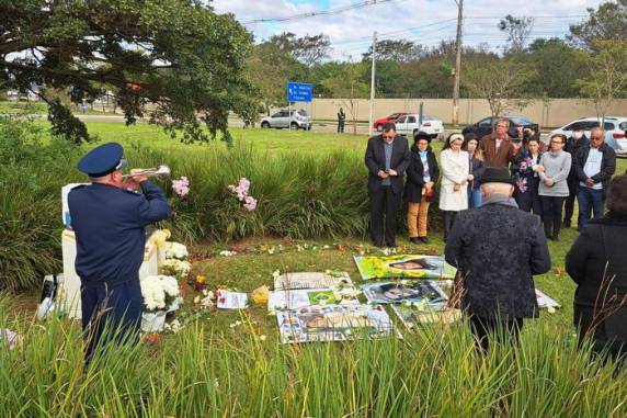 Cerimônia contou com manifestações de parentes de algumas das 98 vítimas gaúchas e de representantes religiosos