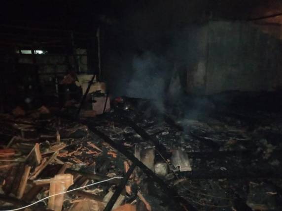 Homem foi agredido por moradores próximos após a chegada do Corpo de Bombeiros