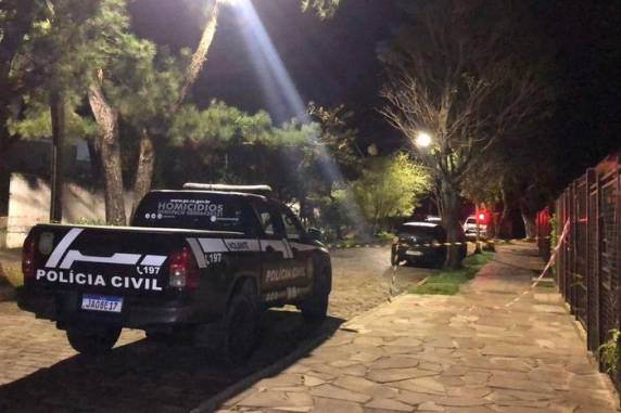Troca de tiros aconteceu na Avenida Mãe Apolinária Matias Batista, mesmo local onde, mais cedo, uma mulher foi morta a tiros