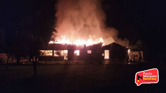 Residência é consumida por incêndio no interior de São José do Inhacorá - foto 2